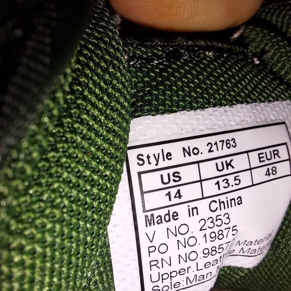 A pair of Starbury men's size 14 green sneakers. They're in excellent condition - Picture 5 of 11